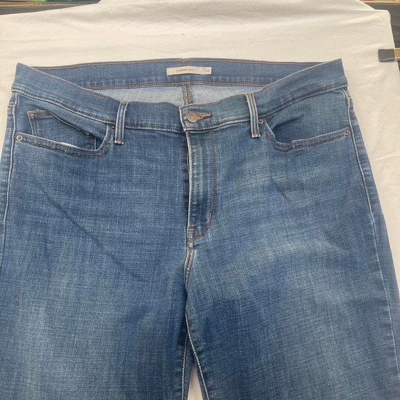 Levi's blue jeans - Picture 2 of 6